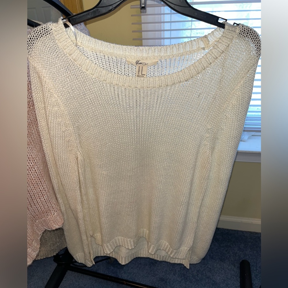Xai Women’s Medium White Sweater- *NEVER WORN* - Picture 8 of 8